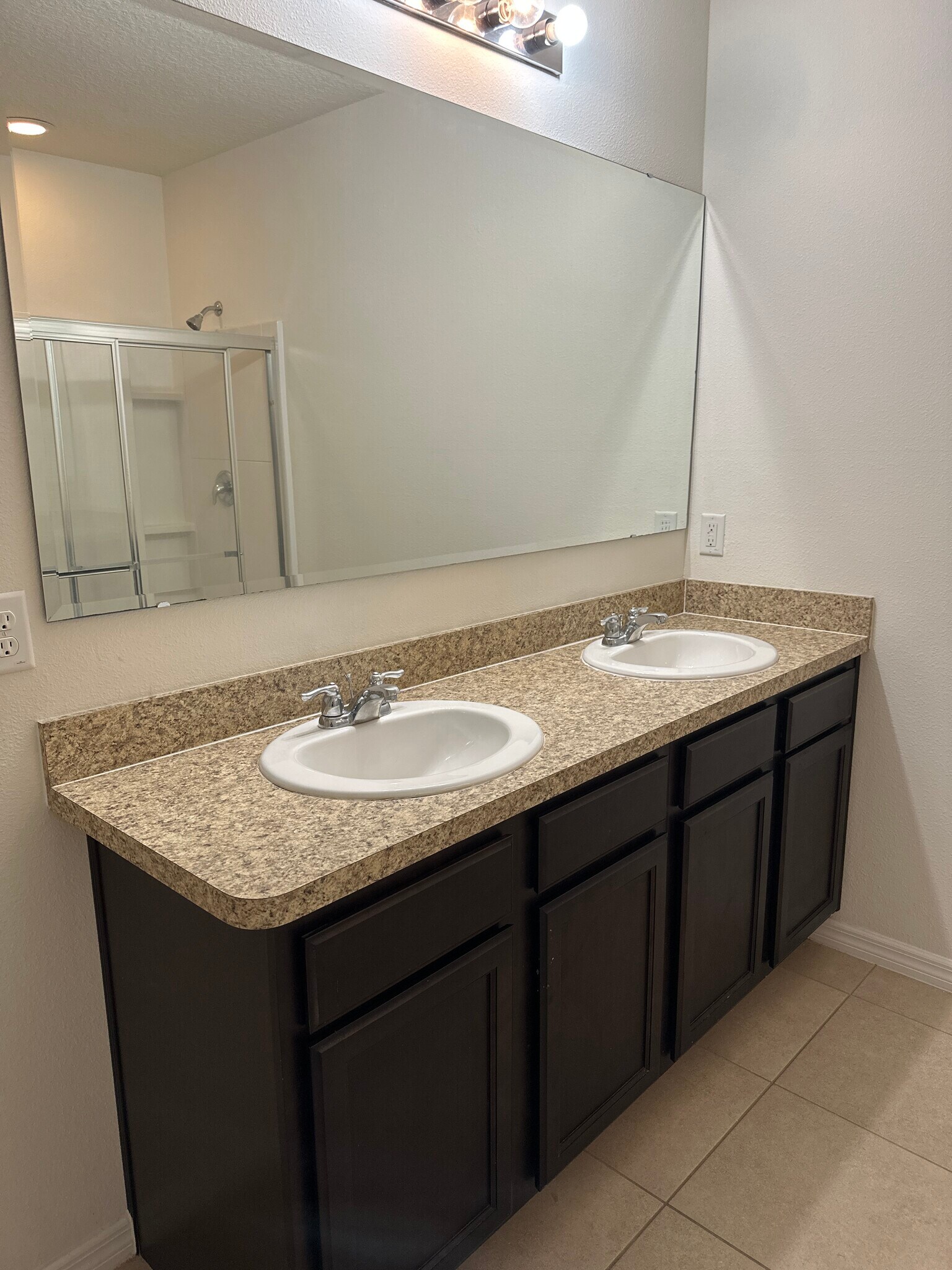 Building Photo - 138 Tracy Cir