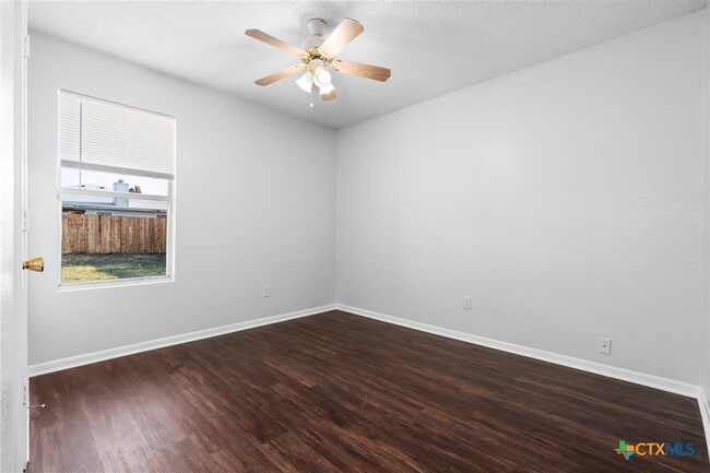 Building Photo - 4203 Fieldcrest Dr