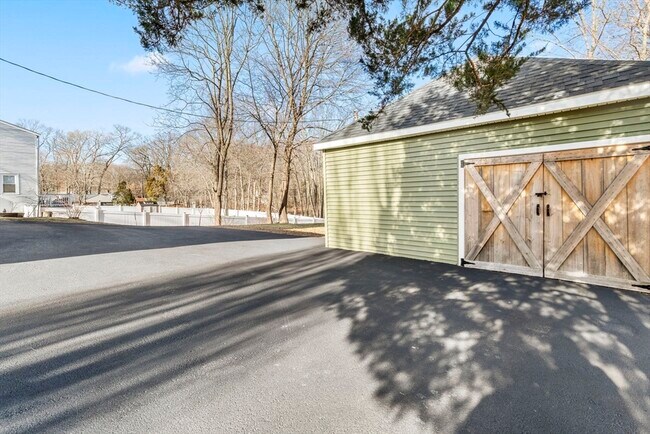 Building Photo - 191 Randolph St