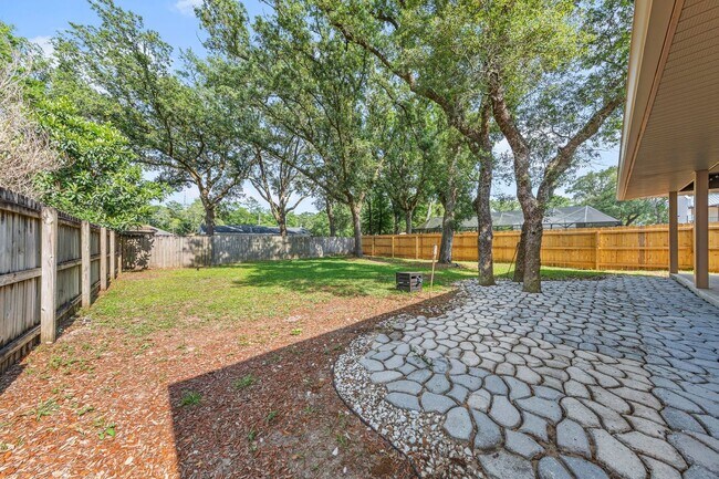 Building Photo - Modern Home in the Heart of Niceville!