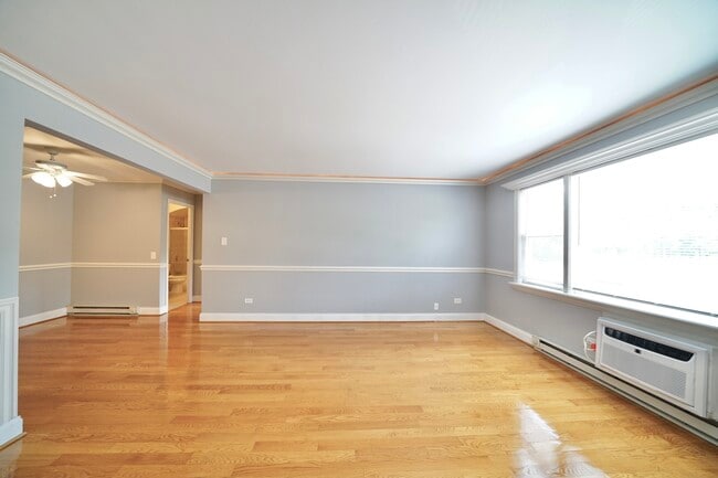 Building Photo - 5037 N East River Rd