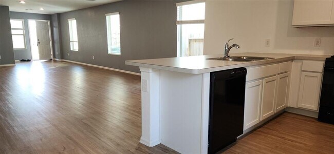 Building Photo - 3783 Solanum Dr