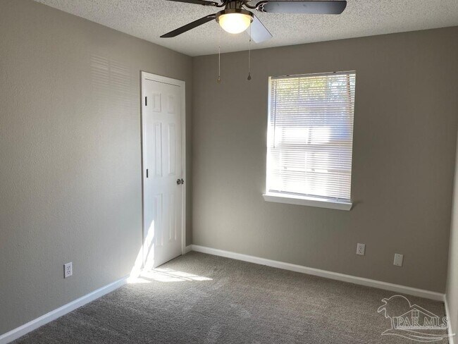 Building Photo - 8225 Impala Ct