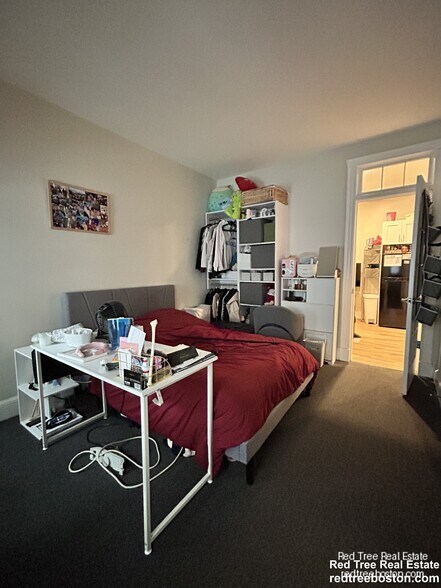 Building Photo - 845 Beacon St