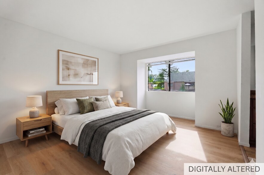 Building Photo - 523 Woodside Oaks