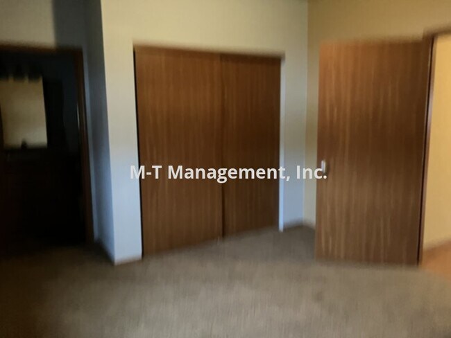Building Photo - Millwood 3 br/2 bath house + 3 car garage,...