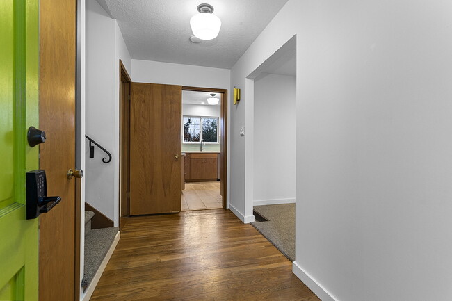 Building Photo - 11400 SW Terra Linda St