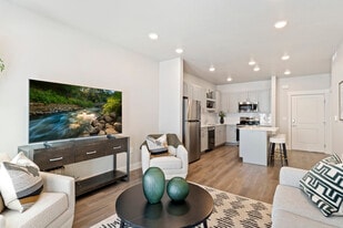 Building Photo - Basin View Landing