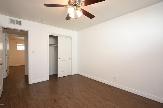 Building Photo - 502 E Mariposa St