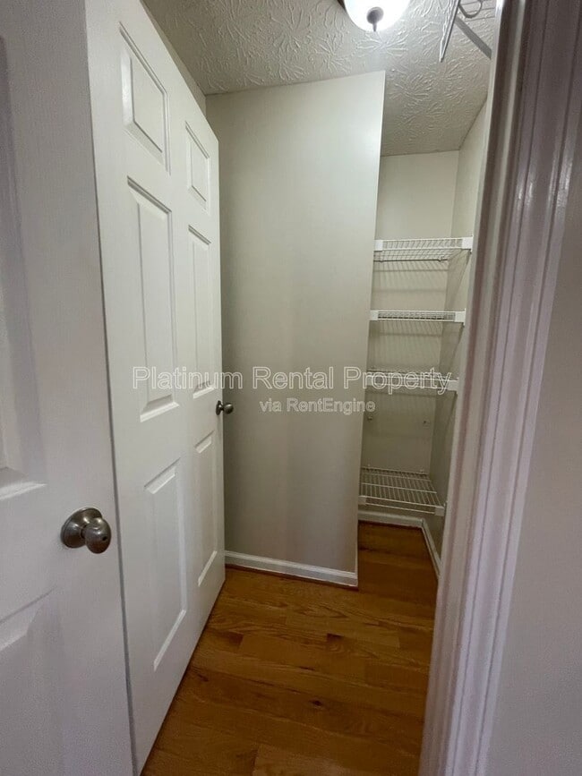 Building Photo - 265 Hound Dog Ln