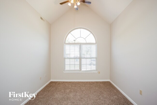Building Photo - 10011 Fountain Springs Ct