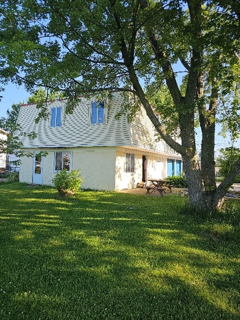 Building Photo - 19 Lloyd Dr