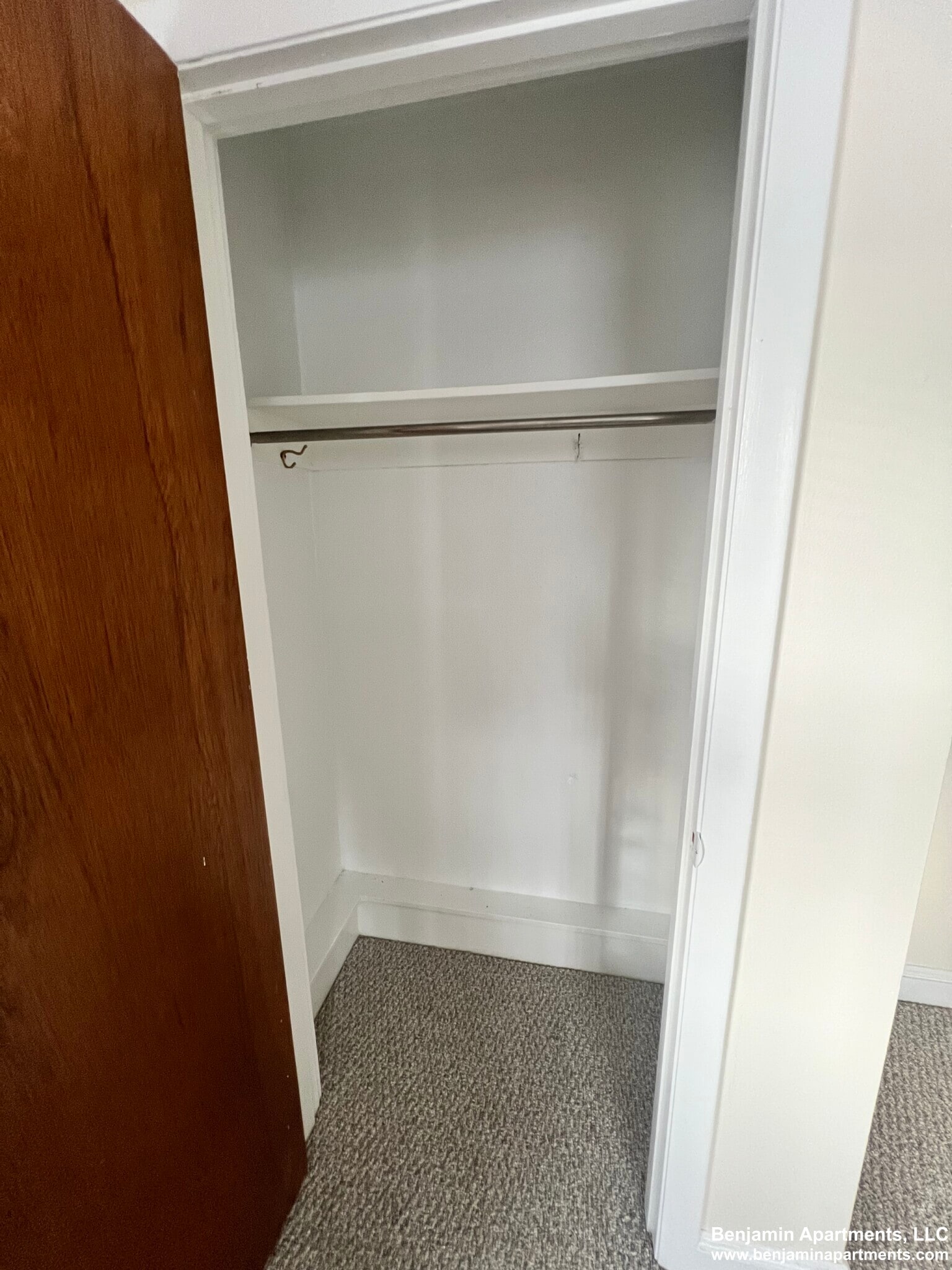 Building Photo - 11 Brattle Dr