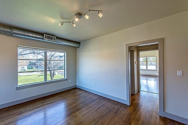 Building Photo - 1509 Holman St