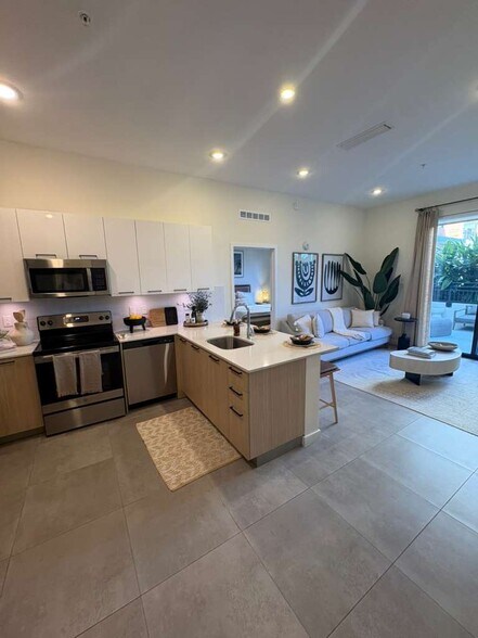 Building Photo - 2170 NE 168th St