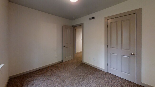 Building Photo - 1521 Virginia Ave