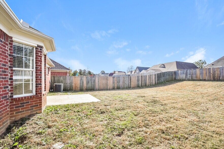 Building Photo - 9043 William Paul Dr