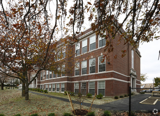 Building Photo - Dalrymple School Apartment