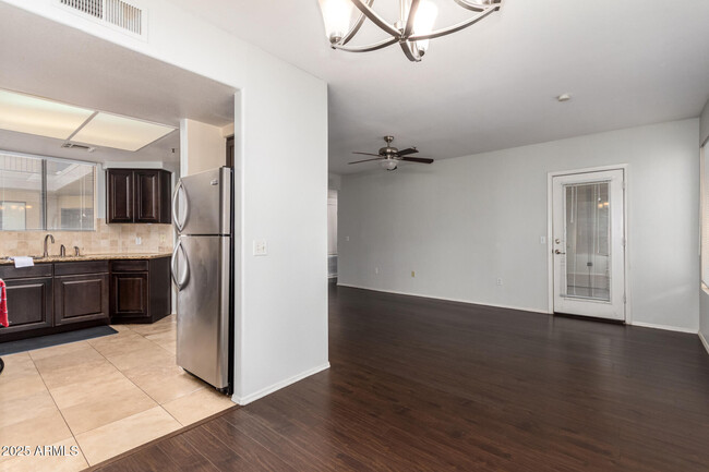 Building Photo - 4925 E Desert Cove Ave
