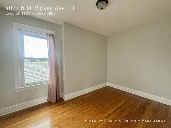 Building Photo - 4027 N McVicker Ave