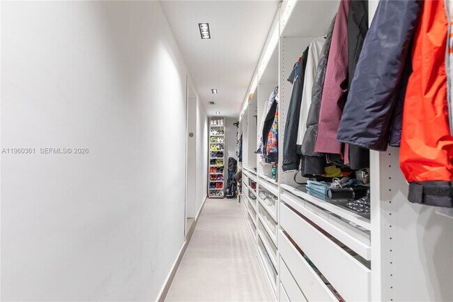 Building Photo - 63 SW 31st Rd