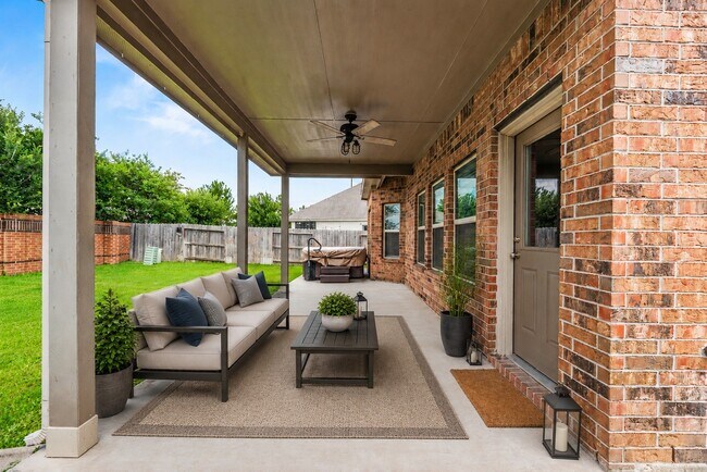 Building Photo - 6418 Shadowbrook Hollow Trail