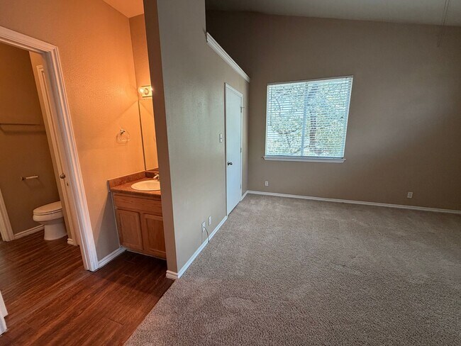 Building Photo - 908 Keith Ln