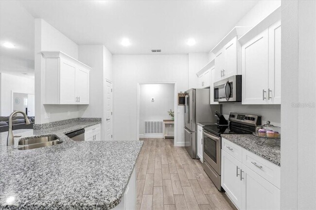 Building Photo - 331 Cres Ridge Rd