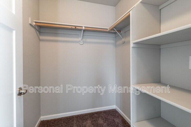 Building Photo - 12600 NE 49th St