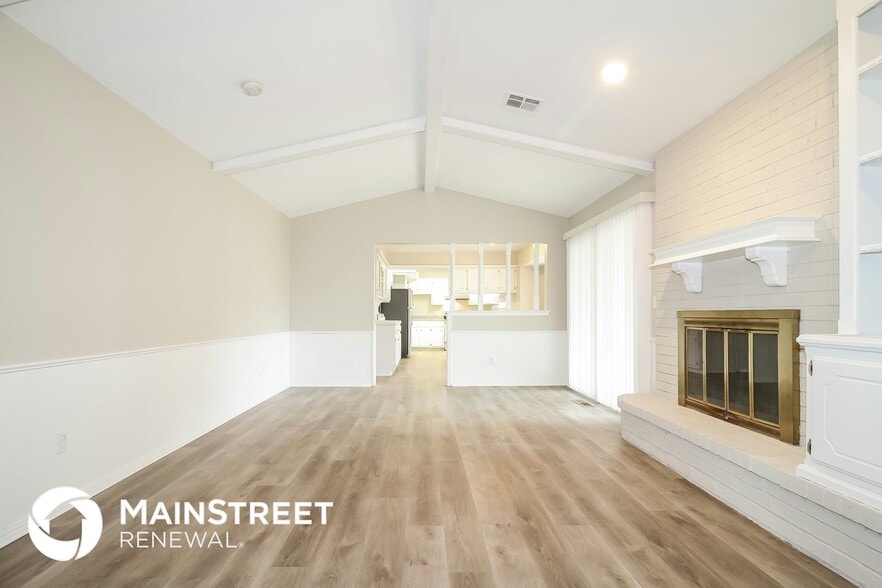 Building Photo - 5513 Cloverlawn Dr