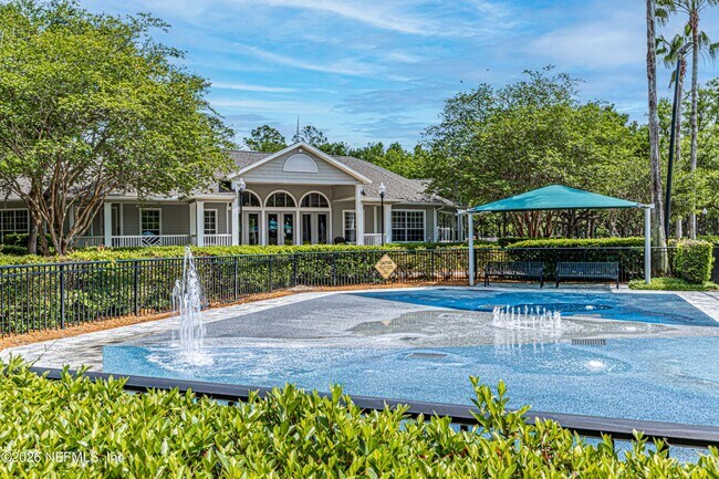 Building Photo - 2070 Thornhill Drive