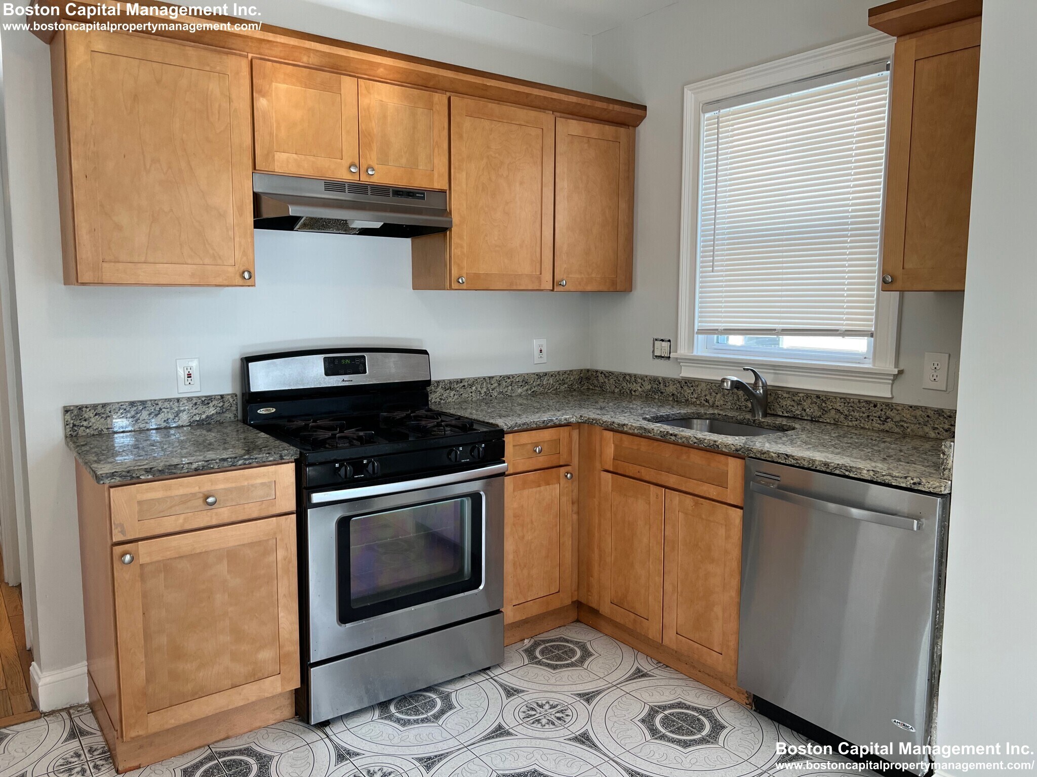 Building Photo - 179 Belmont St