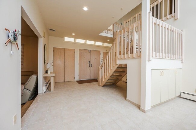 Building Photo - 40 Cayuga Ave