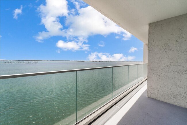 Building Photo - 800 Claughton Island Dr