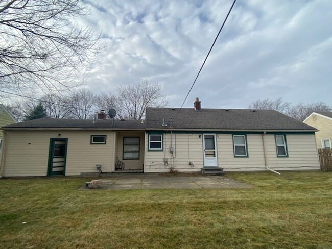 Building Photo - CHARMING, 3 BED 1 BATH RANCH - LIVONIA