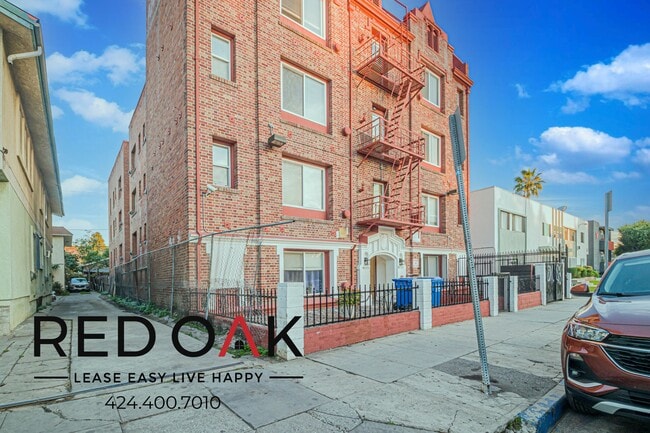 Building Photo - 516 N Harvard Blvd