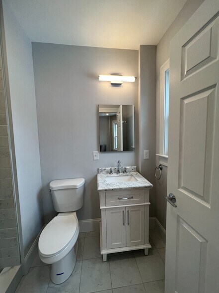 Building Photo - 11 Burnham St