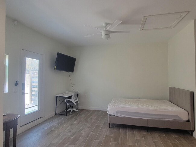 Building Photo - 6540 Grande Bay