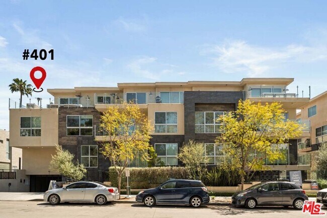 Building Photo - 728 N Sweetzer Ave