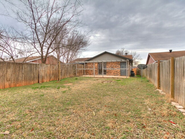 Building Photo - 6207 SE 46th St