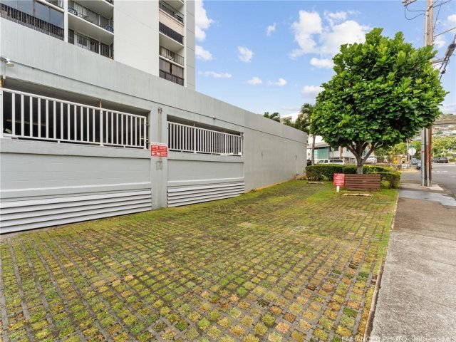 Building Photo - 1541 Dominis St