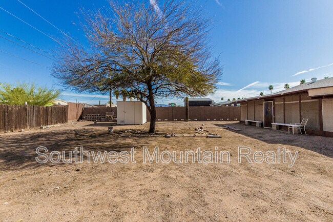 Building Photo - 10546 E Boise St