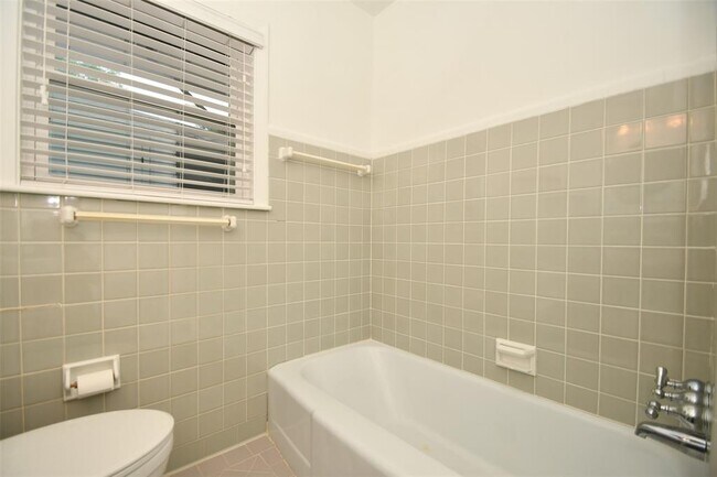 Building Photo - 5535 Berry Creek Dr