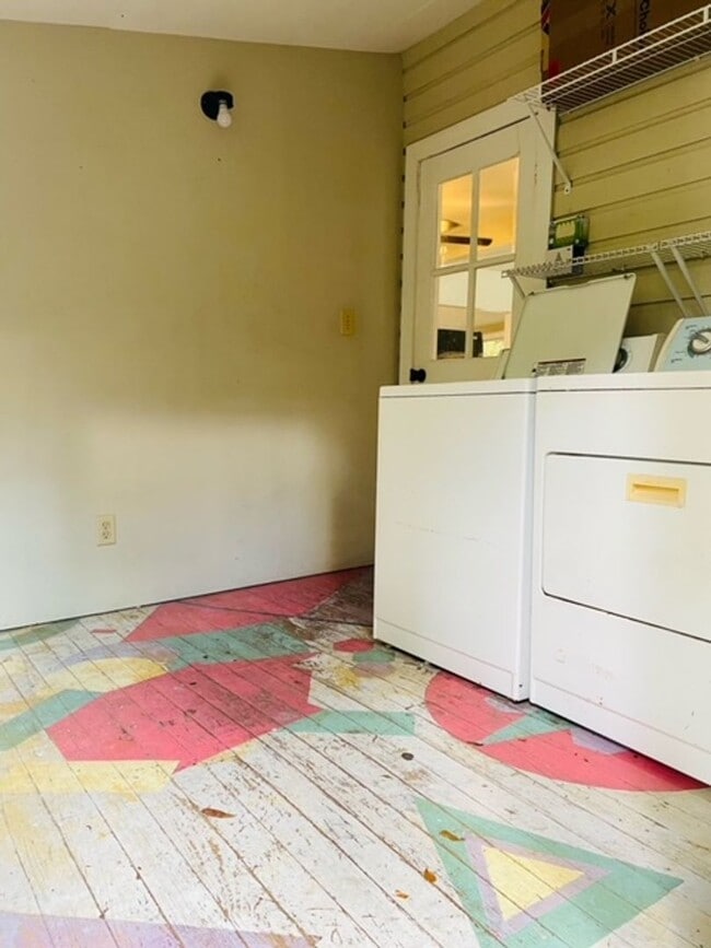 Building Photo - Two Bedroom Home - Folly Beach!