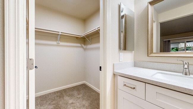 Building Photo - Meticulously Maintained Four Bedroom Singl...