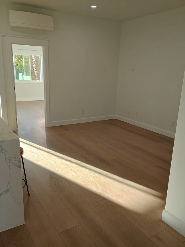 Building Photo - 1815 G St