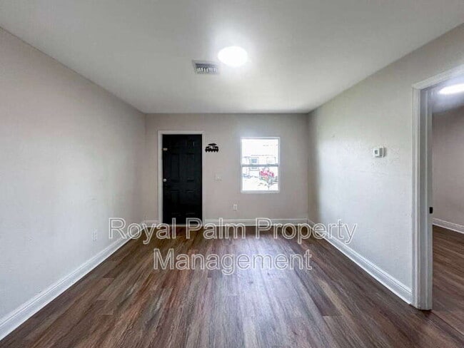 Building Photo - 25 Cypress St