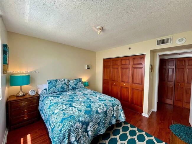 Building Photo - 770 Claughton Island Dr