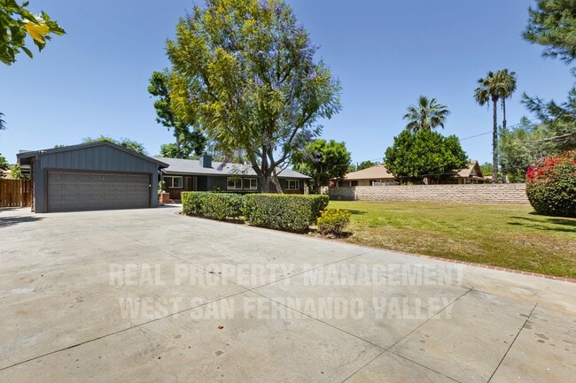 Building Photo - Beautifully Remodeled Single Family Home with Pool