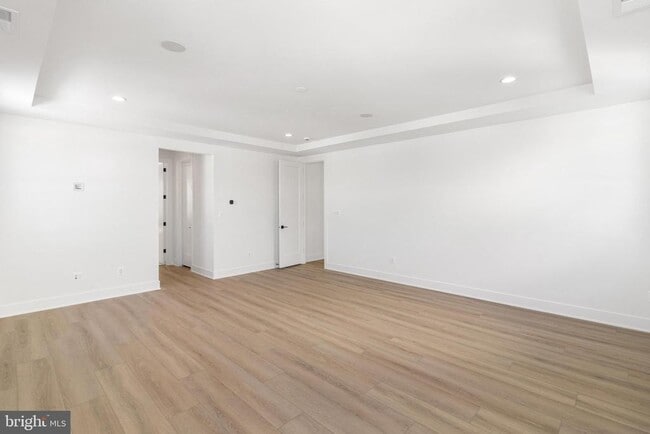 Building Photo - 853 N Manchester St